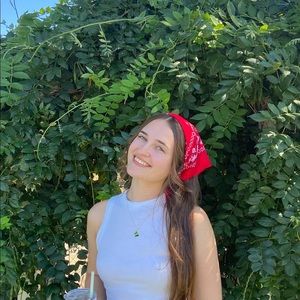 Meet your Posher, Angela